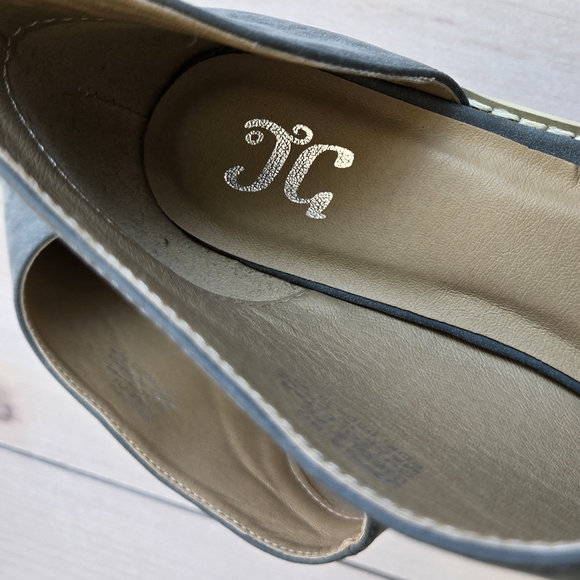 Journee Collection Quelin D'Orsay Shoe Blue Faux Leather - Picture 10 of 11